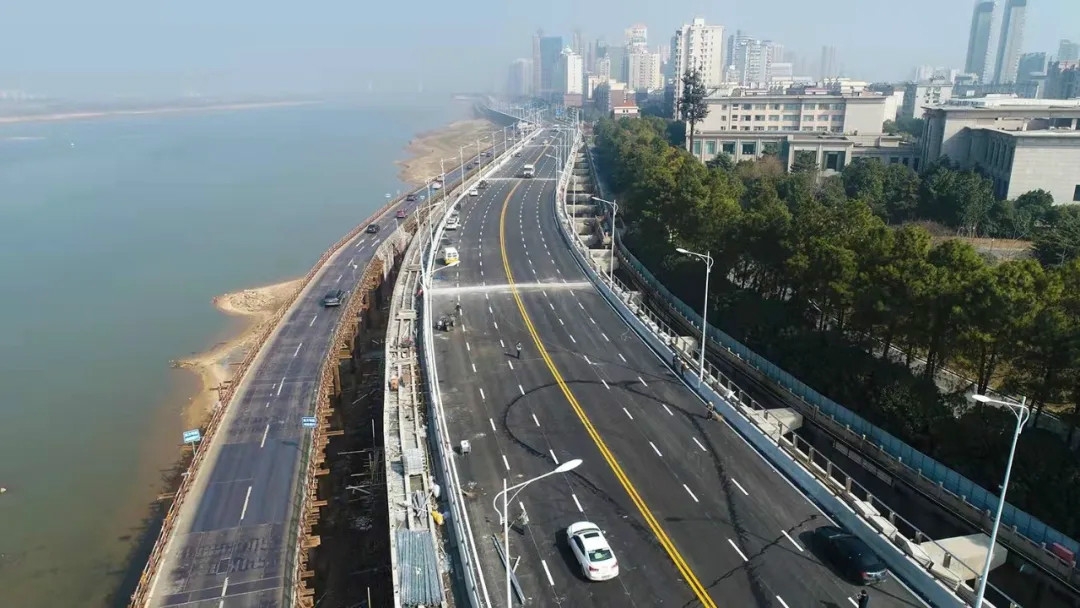 以项目乐鱼（中国）加速度展现南昌发展新变化——李红军万广明调研重点项目乐鱼（中国）情况